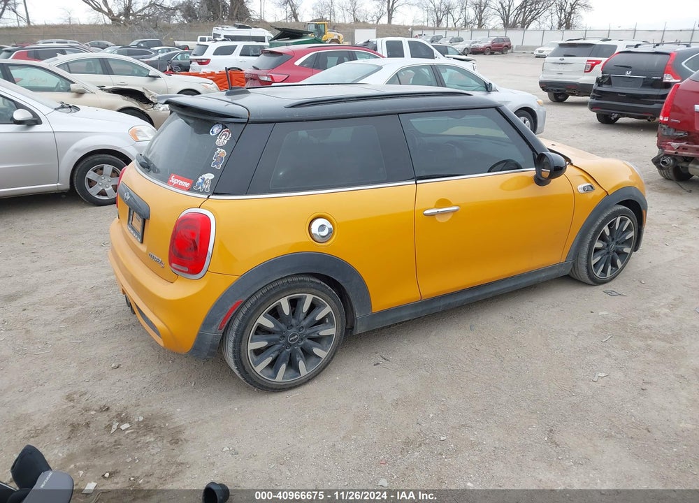 2016 MINI COOPER VIN: WMWXP7C51G2C61145