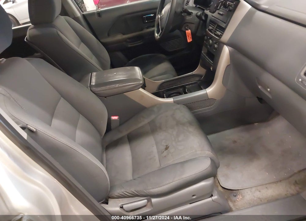 2006 HONDA PILOT LX VIN: 2HKYF18196H527454