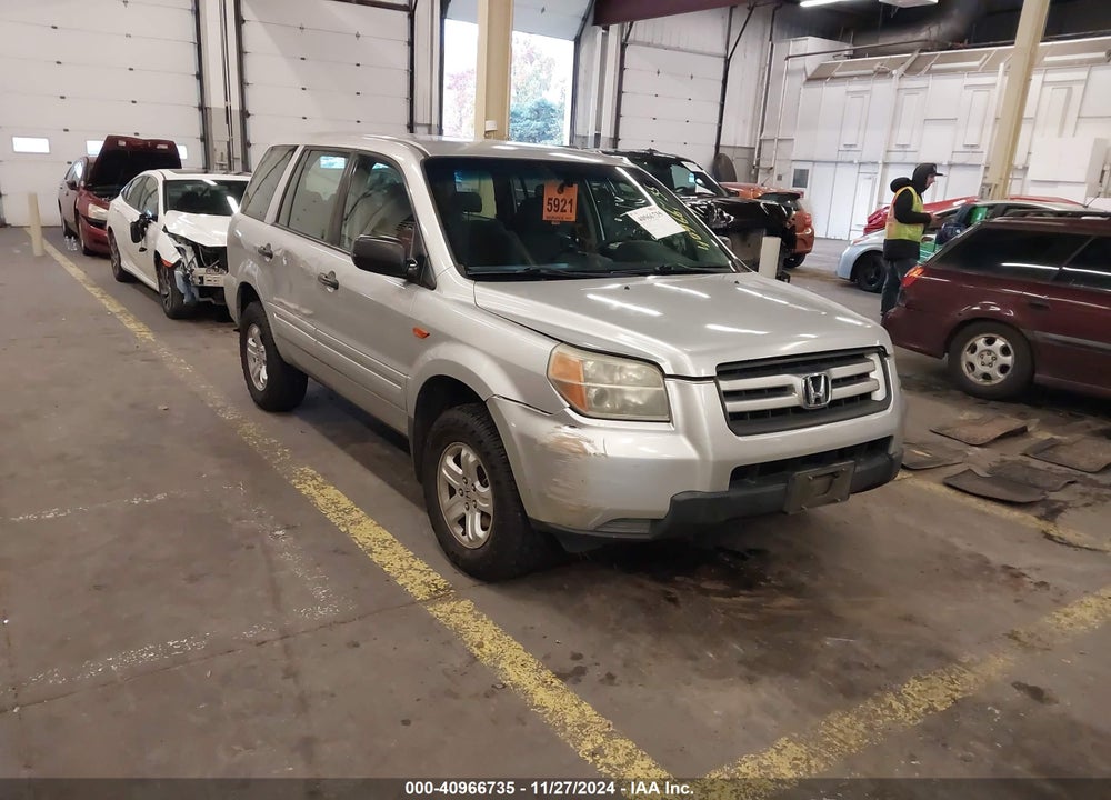 2006 HONDA PILOT LX VIN: 2HKYF18196H527454