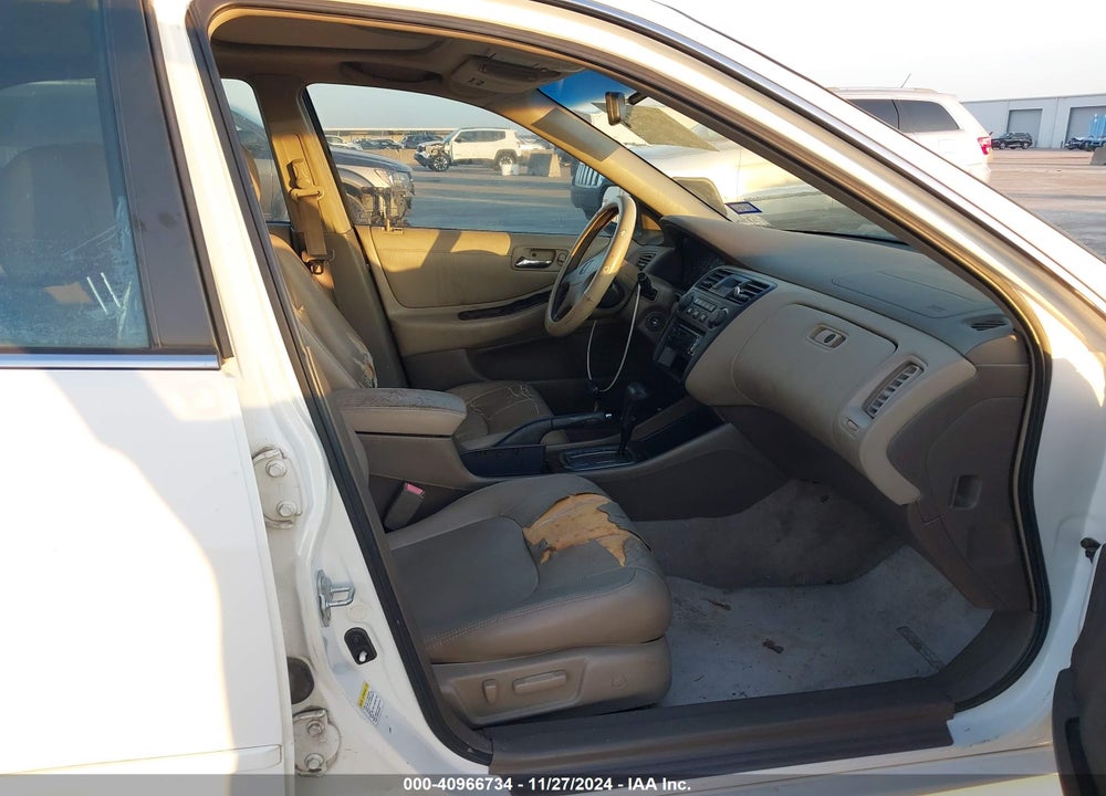 2001 HONDA ACCORD 2.3 EX VIN: JHMCG56691C017380