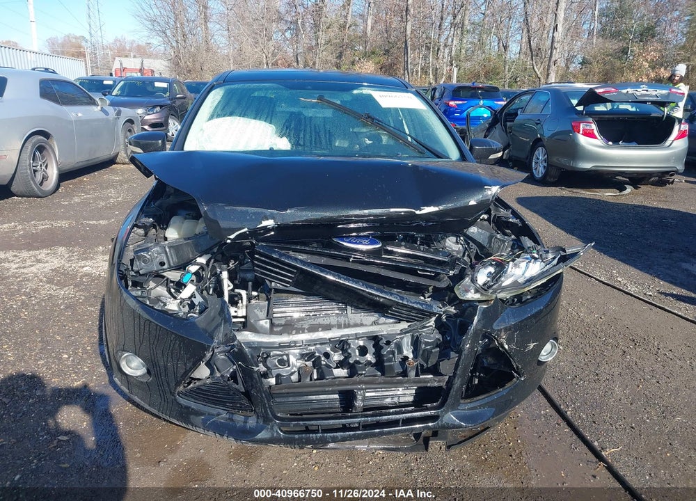2014 FORD FOCUS VIN: 1FADP3N27EL458462