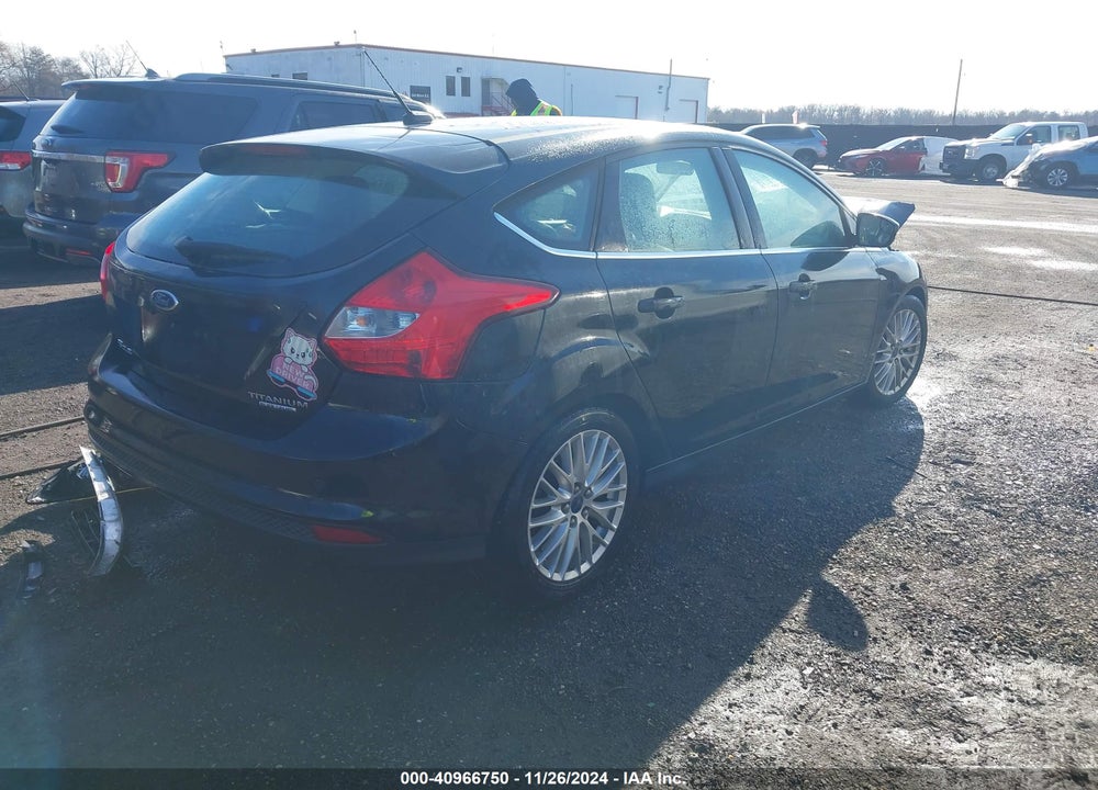 2014 FORD FOCUS VIN: 1FADP3N27EL458462
