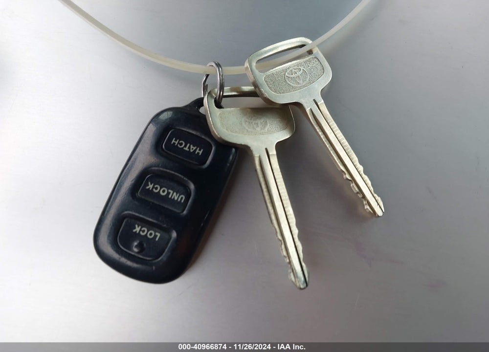 2003 TOYOTA MATRIX/XR VIN: 2T1KR32E23C162666