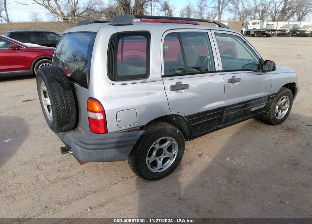1999 CHEVROLET TRACKER VIN: 2CNBJ13C3X6930604