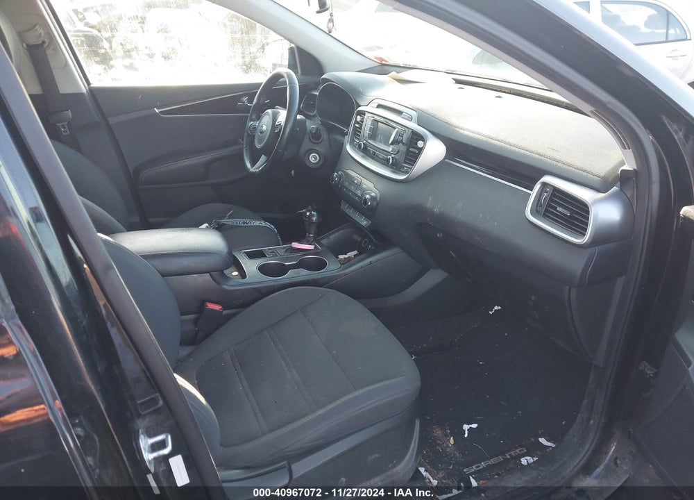 2016 KIA SORENTO 3.3L LX VIN: 5XYPGDA59GG068118