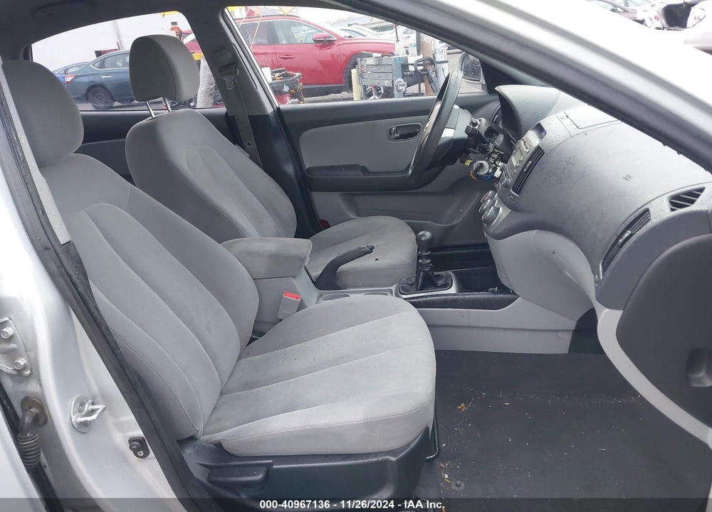 2010 HYUNDAI ELANTRA BLUE VIN: KMHDU4AD4AU019221