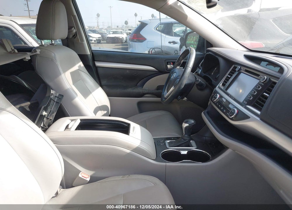 2016 TOYOTA HIGHLANDER XLE V6 VIN: 5TDKKRFH0GS124765
