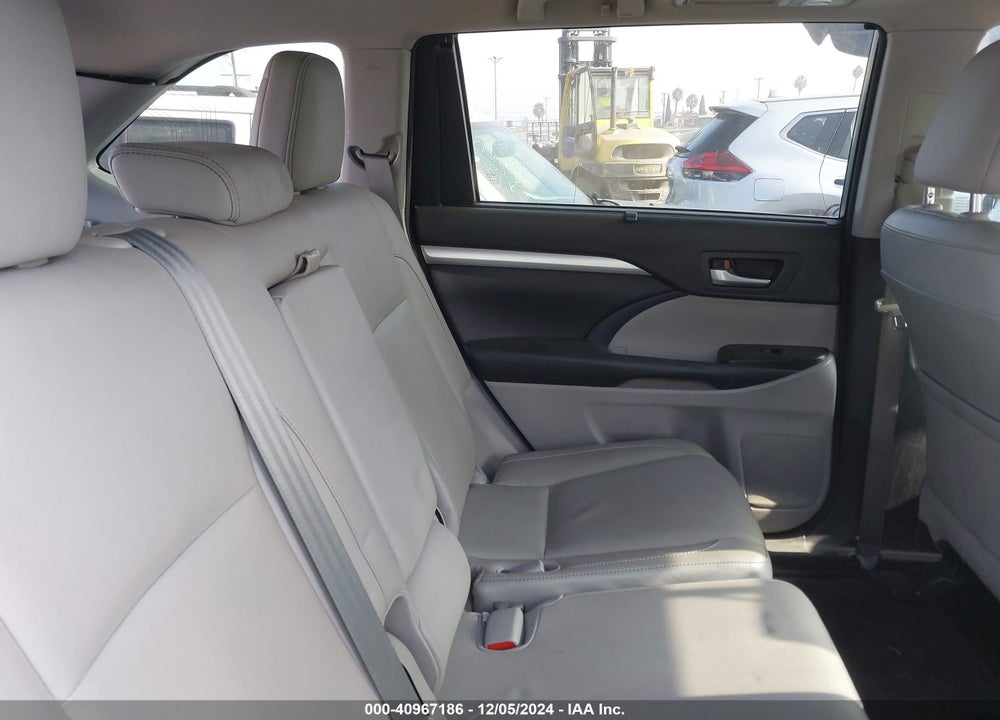 2016 TOYOTA HIGHLANDER XLE V6 VIN: 5TDKKRFH0GS124765