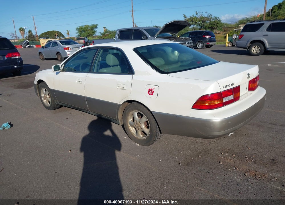 1998 LEXUS ES 300 VIN: JT8BF28G9W0111318