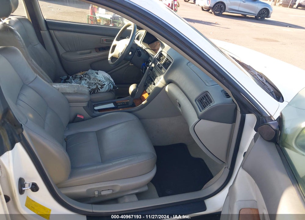 1998 LEXUS ES 300 VIN: JT8BF28G9W0111318