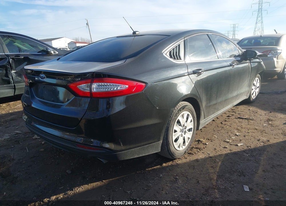 2014 FORD FUSION S VIN: 1FA6P0G7XE5402830