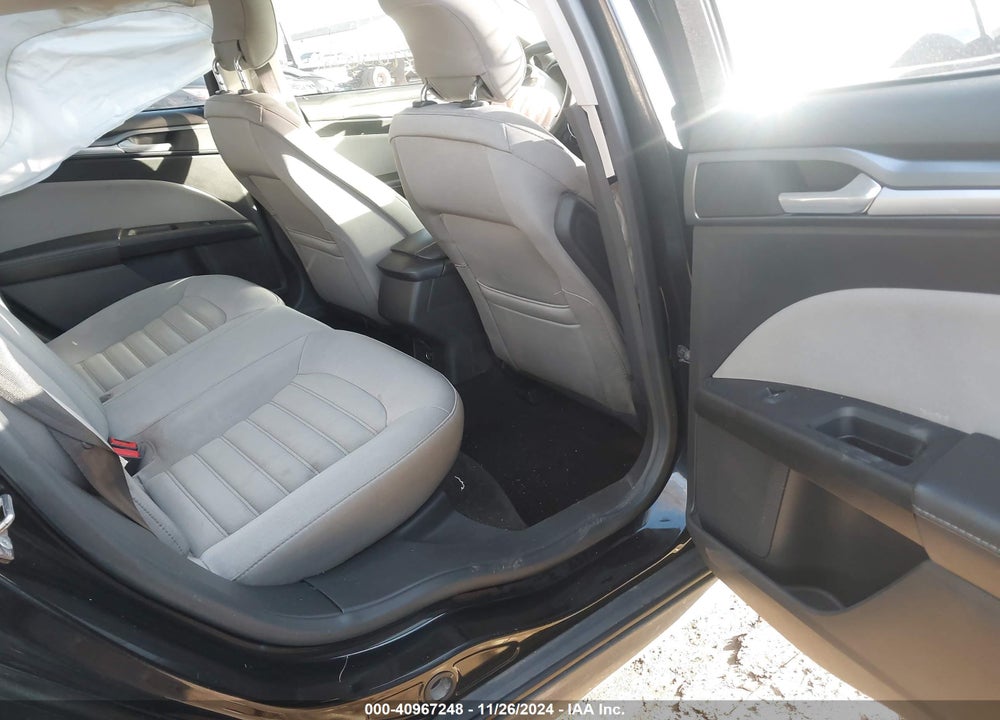 2014 FORD FUSION S VIN: 1FA6P0G7XE5402830
