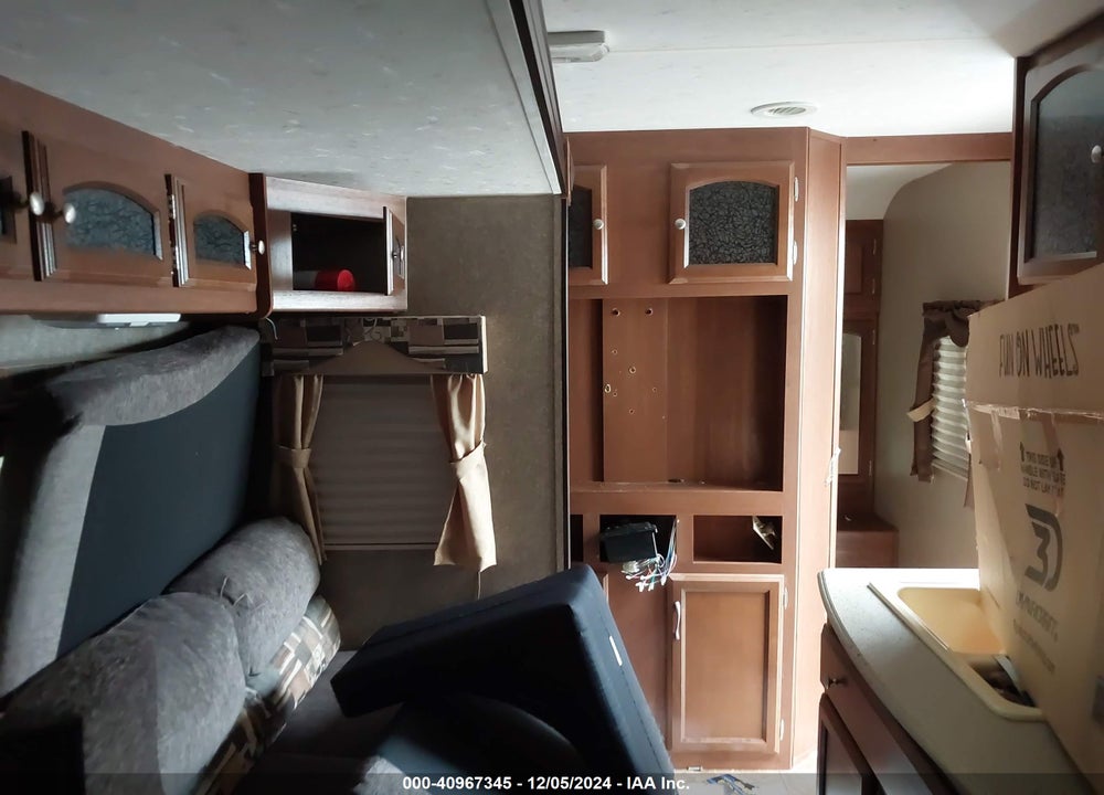 2015 COACHMEN FREEDOM EXPRESS VIN: 5ZT2FEUBXFA017146
