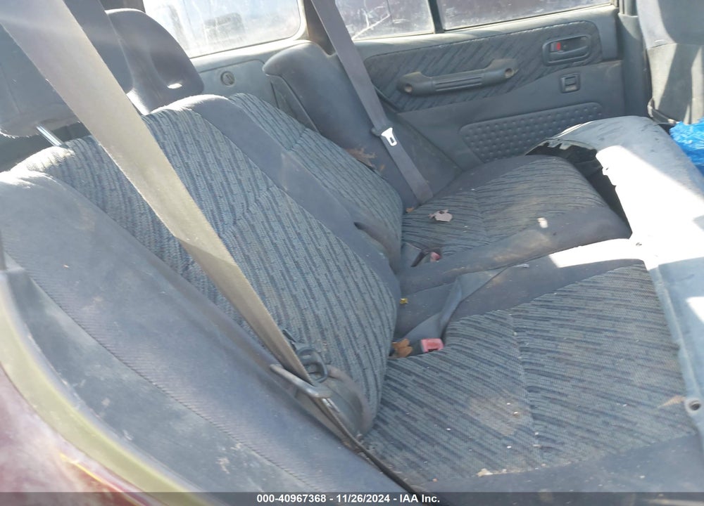 1998 TOYOTA RAV4 VIN: JT3GP10V1W7033184