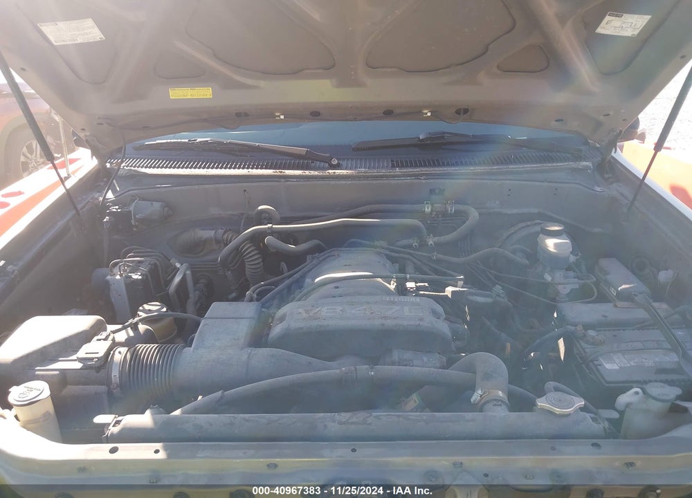 2002 TOYOTA SEQUOIA SR5 V8 VIN: 5TDZT34A02S106337