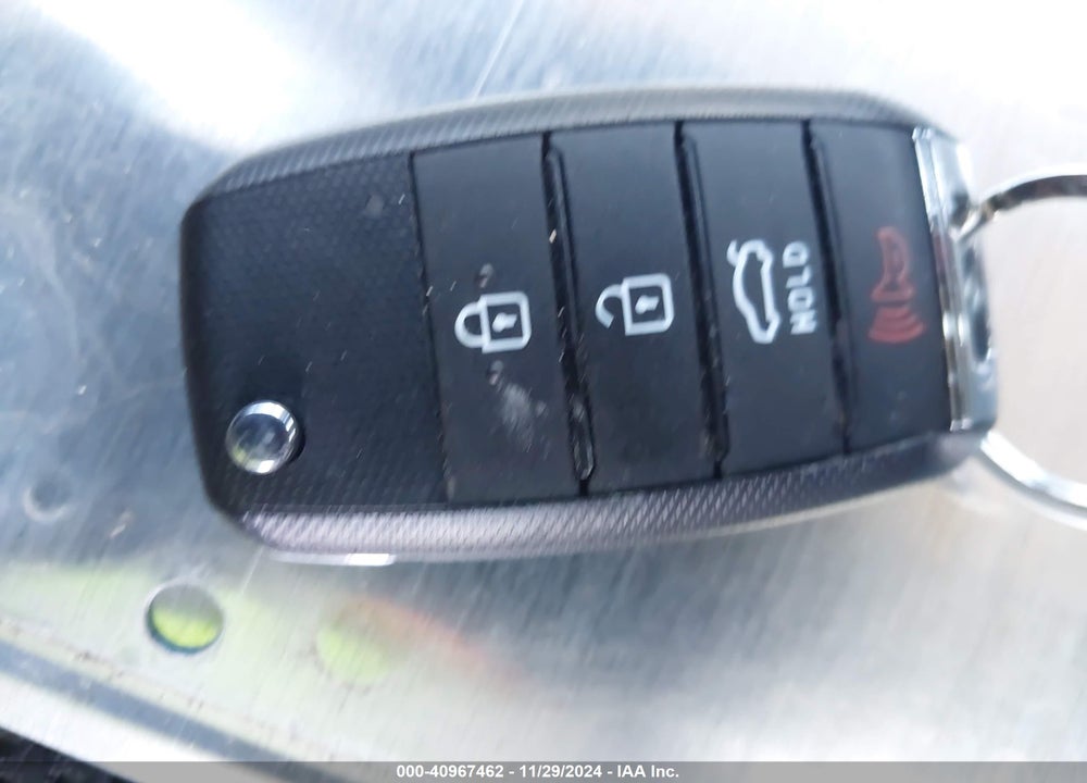 2020 KIA OPTIMA VIN: 5XXGT4L38LG445429