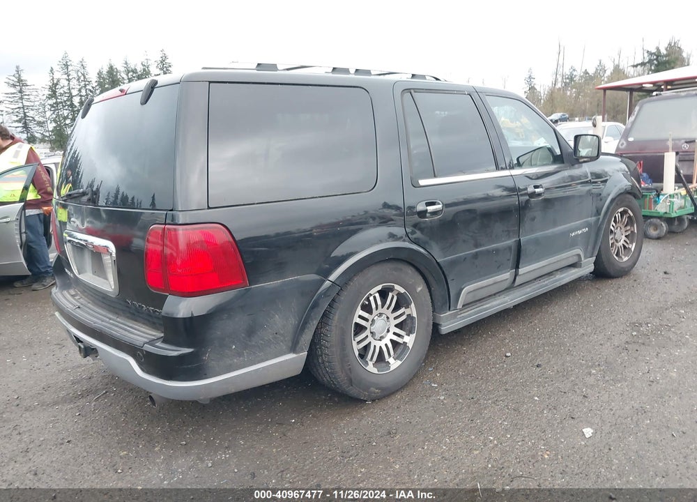 2003 LINCOLN NAVIGATOR VIN: 5LMFU28R83LJ45585