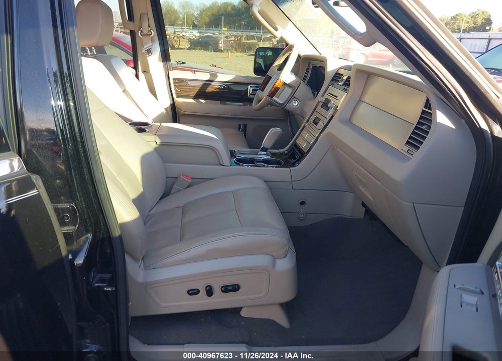 2008 LINCOLN NAVIGATOR VIN: 5LMFU285X8LJ00989