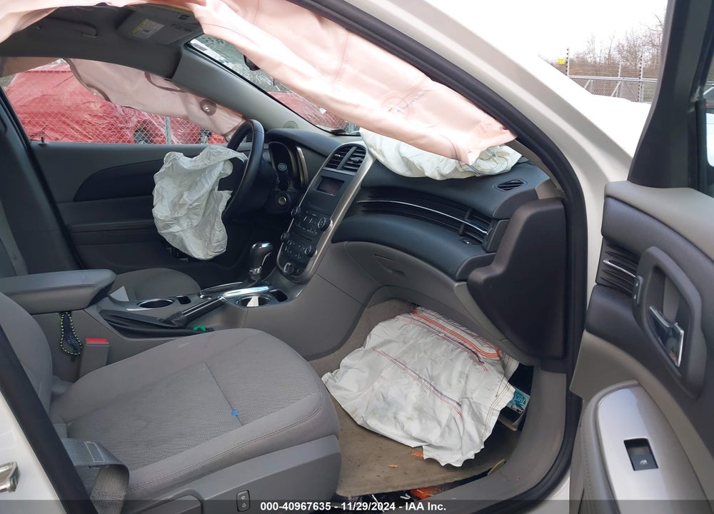2015 CHEVROLET MALIBU LS VIN: 1G11B5SL8FF272068