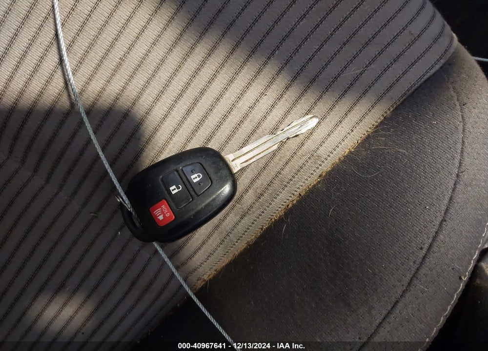 2013 TOYOTA RAV4 XLE VIN: 2T3RFREV3DW093788