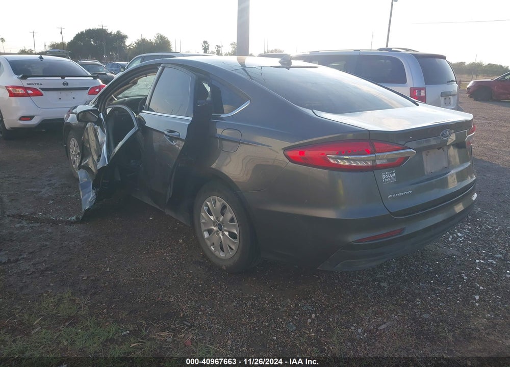 2020 FORD FUSION VIN: 3FA6P0G74LR135520