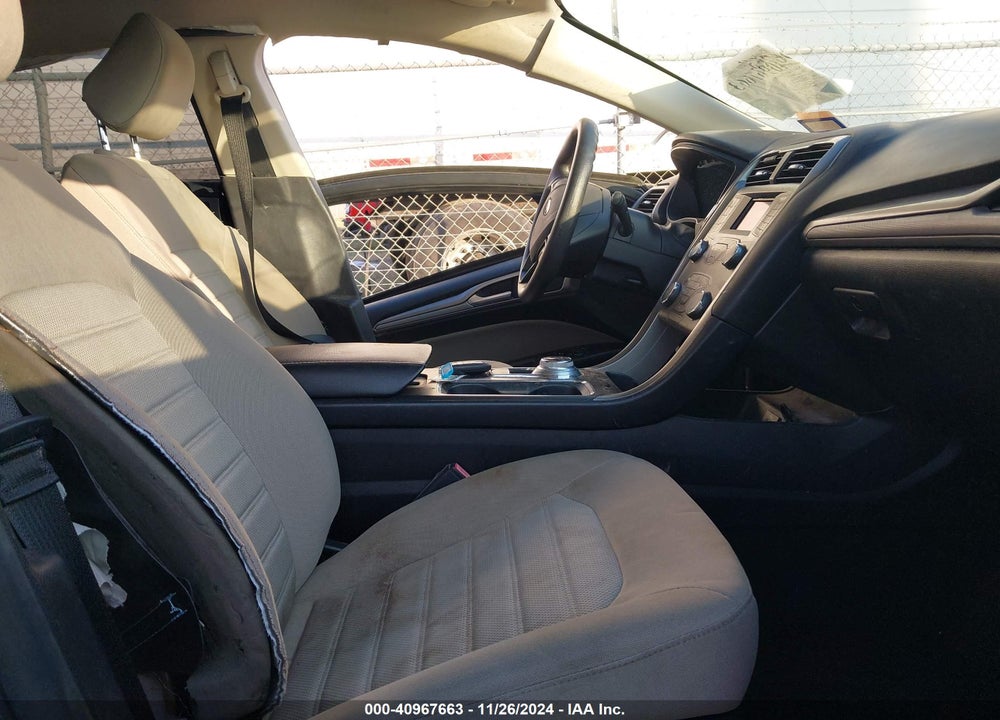 2020 FORD FUSION VIN: 3FA6P0G74LR135520