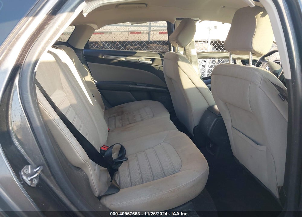2020 FORD FUSION VIN: 3FA6P0G74LR135520