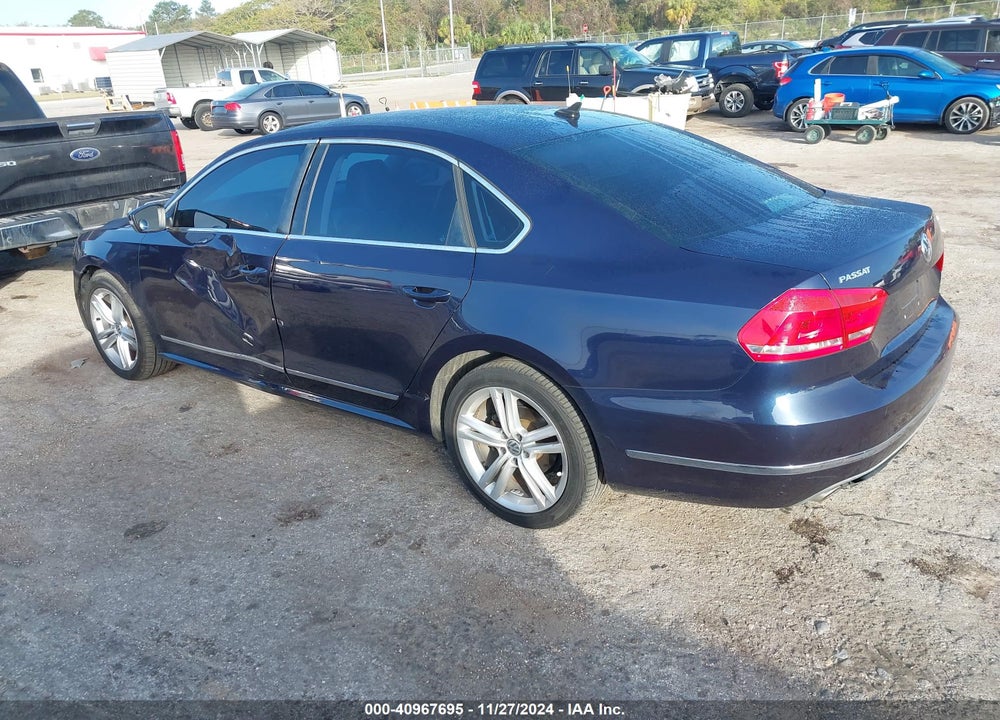 2013 VOLKSWAGEN PASSAT 2.0L TDI SE VIN: 1VWBN7A34DC145992