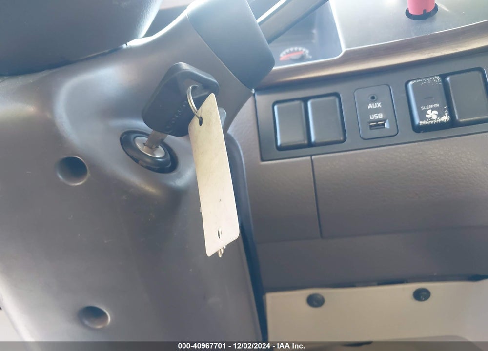 2014 VOLVO VN VNL VIN: 4V4NC9EH7EN166109