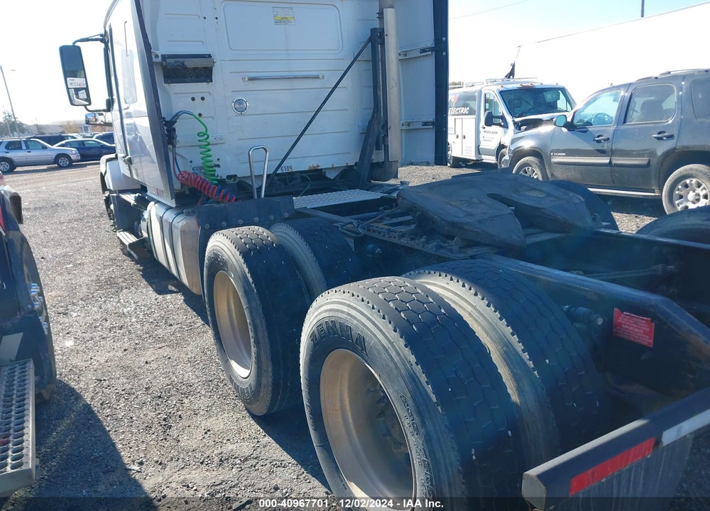 2014 VOLVO VN VNL VIN: 4V4NC9EH7EN166109