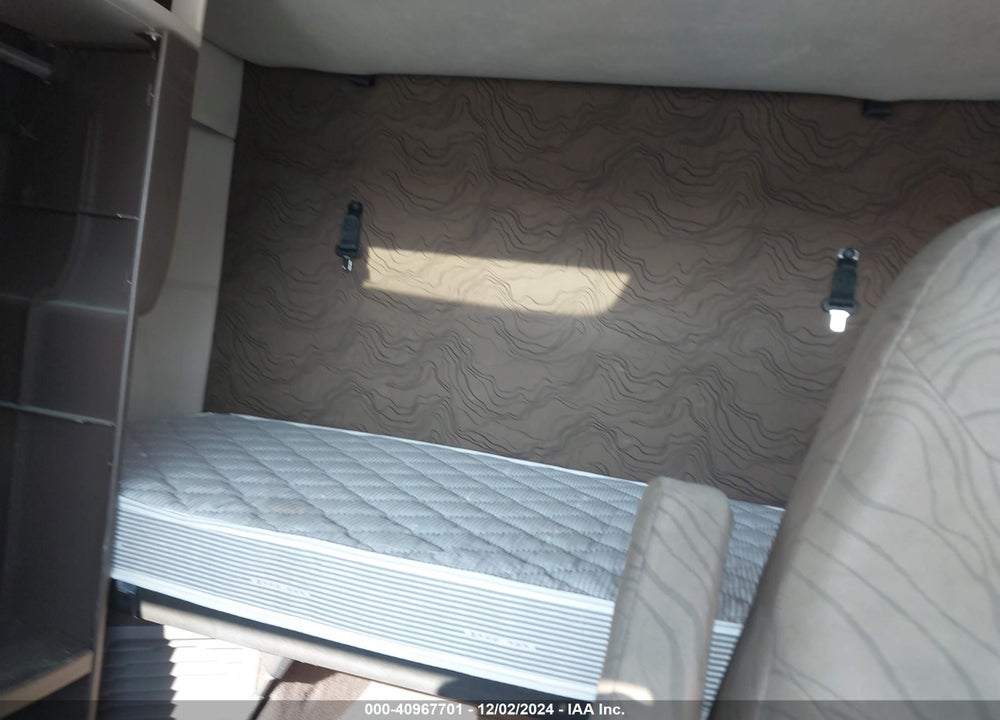 2014 VOLVO VN VNL VIN: 4V4NC9EH7EN166109
