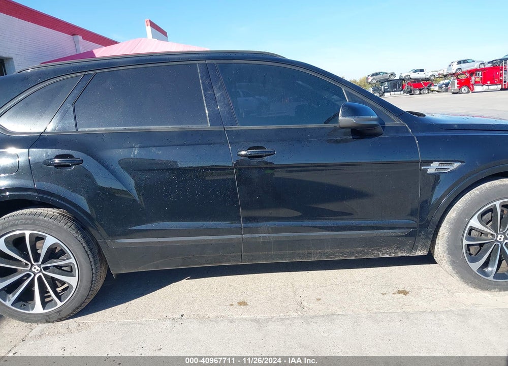 2017 BENTLEY BENTAYGA W12/W12 FIRST EDITION VIN: SJAAC2ZV0HC013798