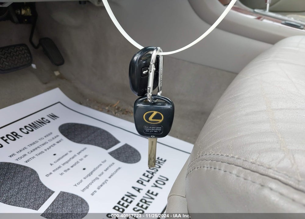 2004 LEXUS ES 330 VIN: JTHBA30GX45035138