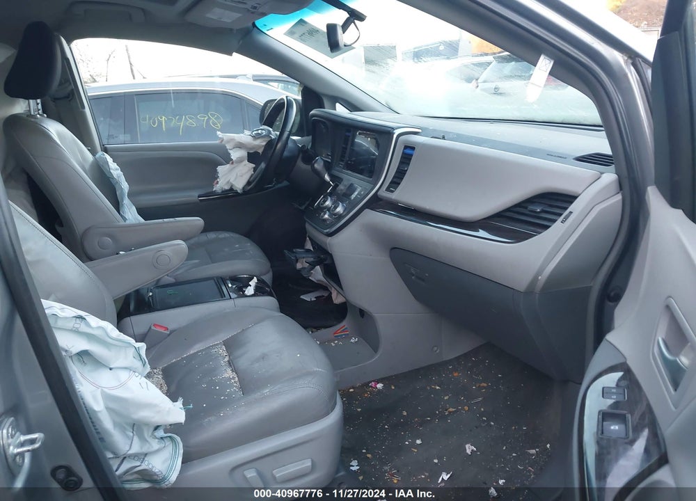 2015 TOYOTA SIENNA XLE 8 PASSENGER VIN: 5TDYK3DC6FS604547