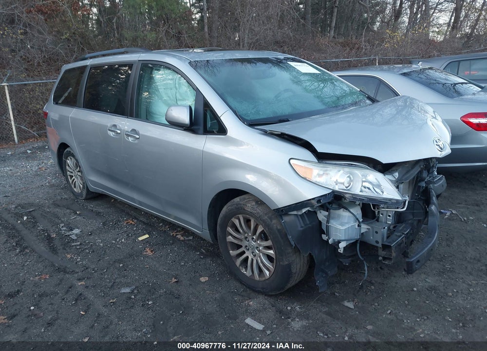 2015 TOYOTA SIENNA XLE 8 PASSENGER VIN: 5TDYK3DC6FS604547
