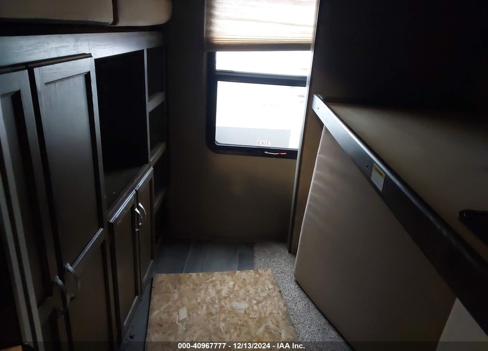 2018 KEYSTONE OTHER VIN: 4YDT31B21JD433732