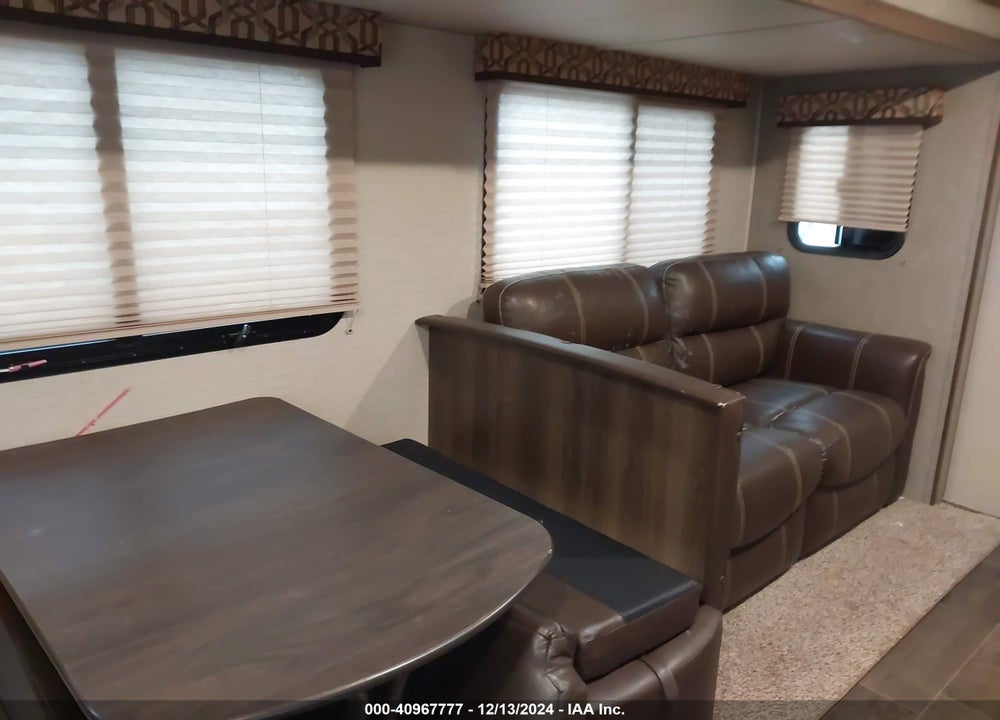 2018 KEYSTONE OTHER VIN: 4YDT31B21JD433732