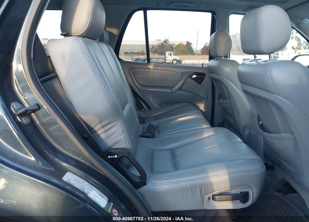 2000 MERCEDES-BENZ ML 320 VIN: 4JGAB54EXYA183524