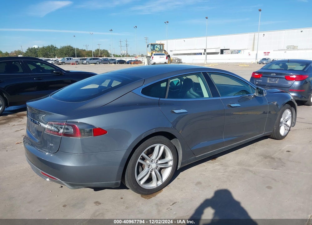 2013 TESLA MODEL S VIN: 5YJSA1CN4DFP06768