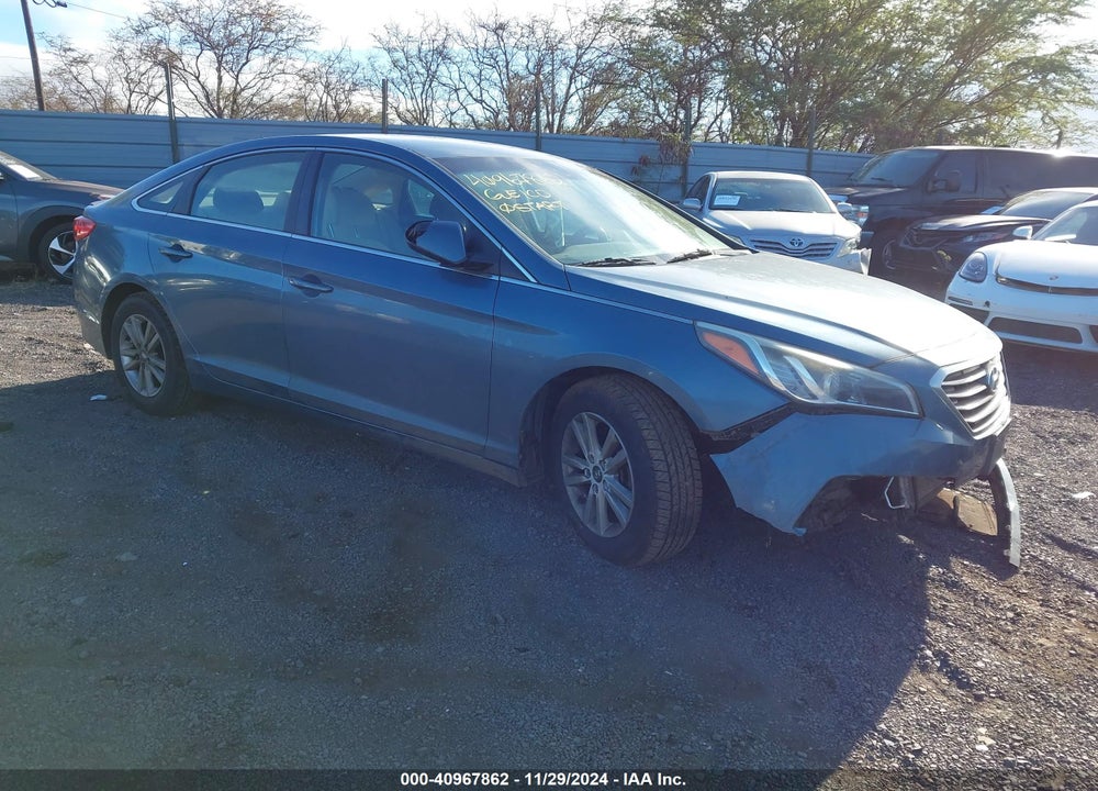 2015 HYUNDAI SONATA SE VIN: 5NPE24AF1FH193670