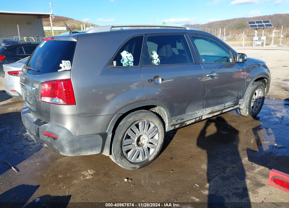 2011 KIA SORENTO LX VIN: 5XYKT3A1XBG050281