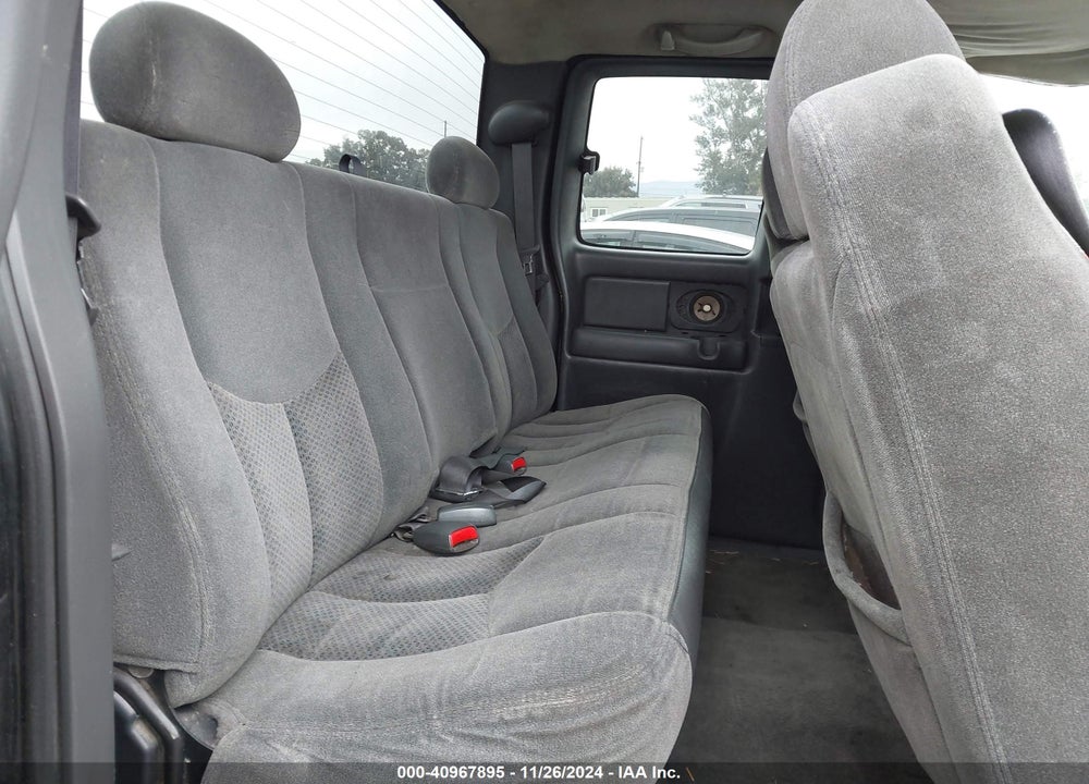 2004 CHEVROLET SILVERADO 1500 LS VIN: 1GCEC19T94Z158581