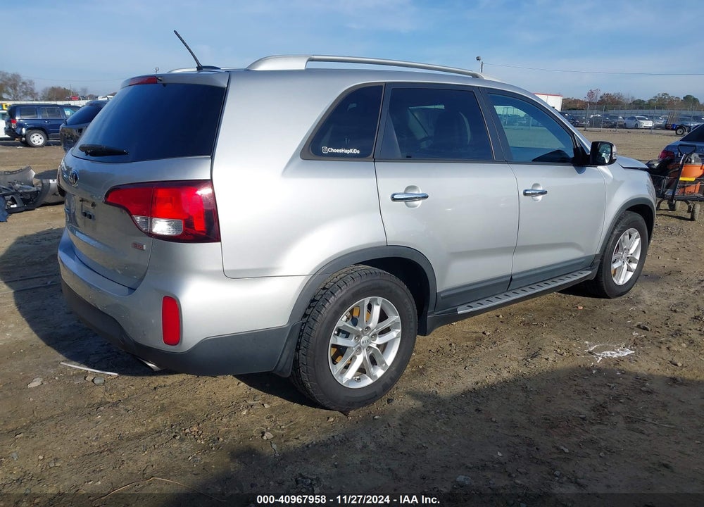 2015 KIA SORENTO LX VIN: 5XYKT3A63FG630201
