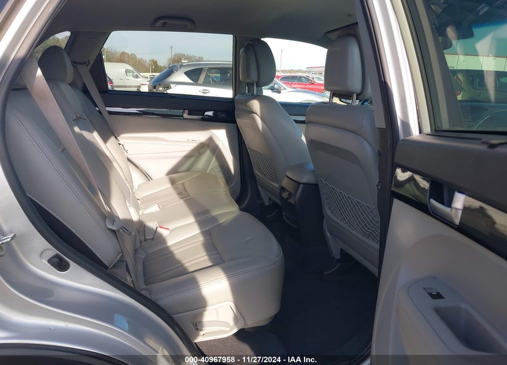2015 KIA SORENTO LX VIN: 5XYKT3A63FG630201