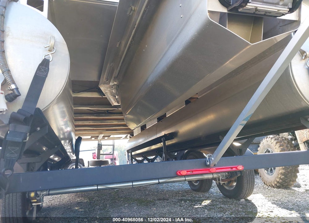 2022 SUNTRACKER FB22BLX VIN: BUJ55798C222