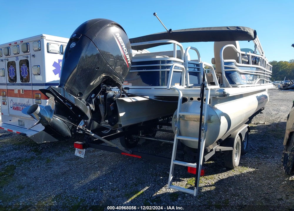 2022 SUNTRACKER FB22BLX VIN: BUJ55798C222