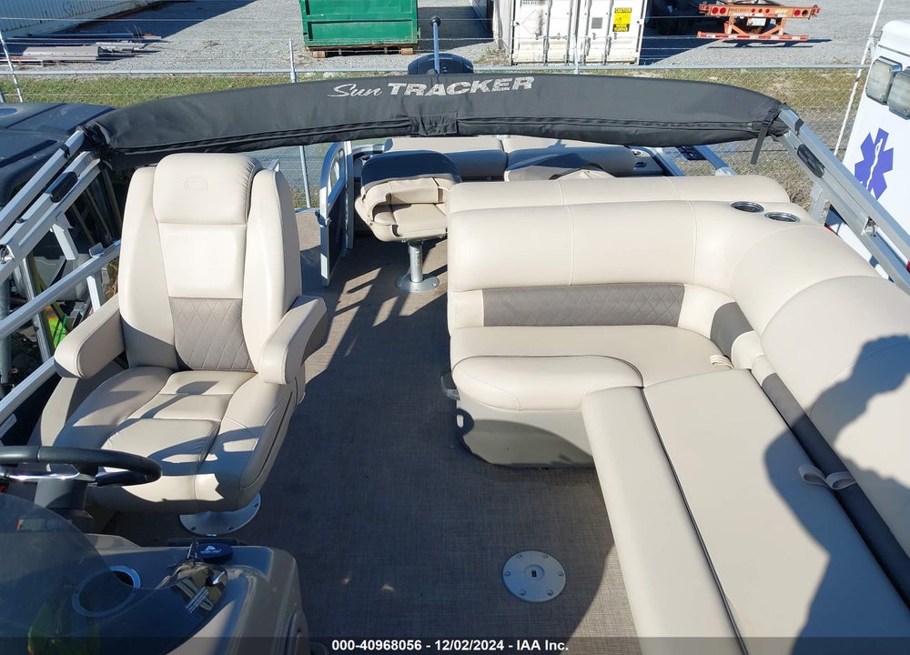2022 SUNTRACKER FB22BLX VIN: BUJ55798C222