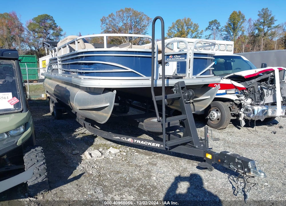 2022 SUNTRACKER FB22BLX VIN: BUJ55798C222