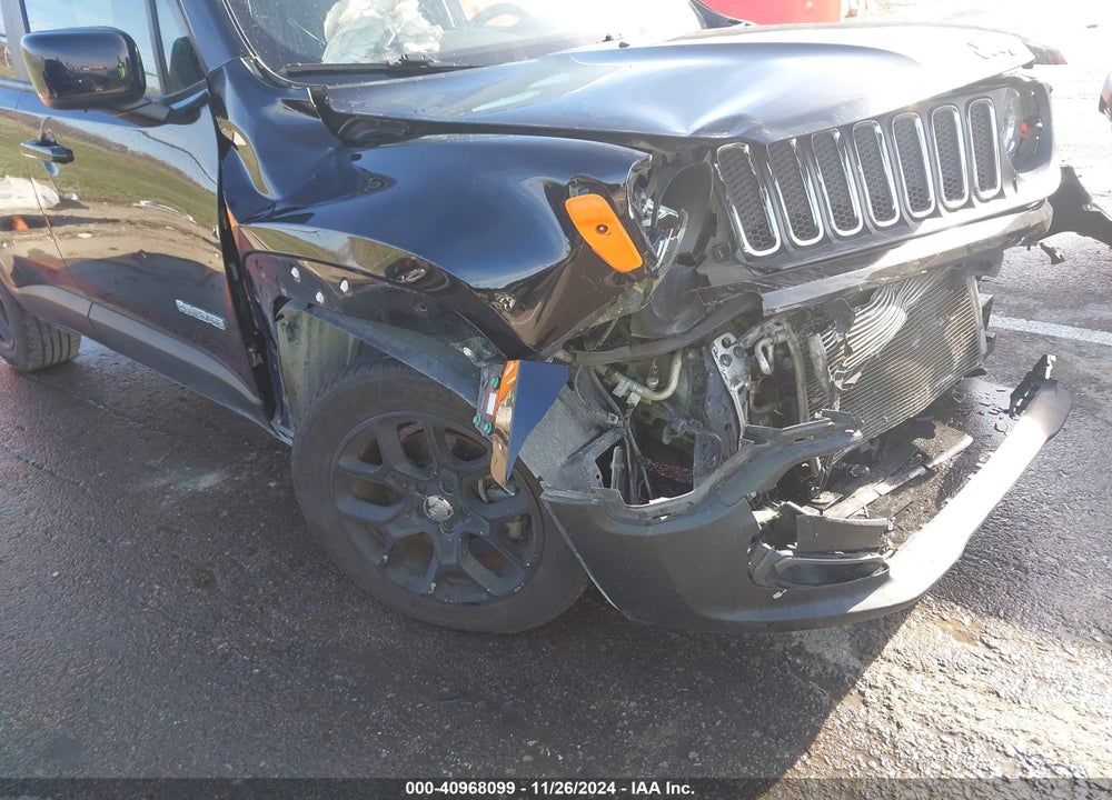 2018 JEEP RENEGADE LATITUDE FWD VIN: ZACCJABB5JPG83923