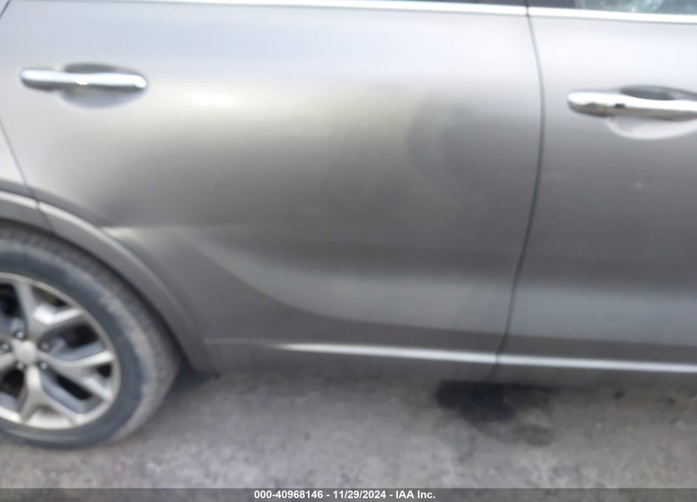 2016 KIA SORENTO 3.3L SX VIN: 5XYPKDA57GG101048